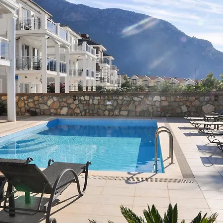 Sleeps 6 Pool Air Con Wifi *